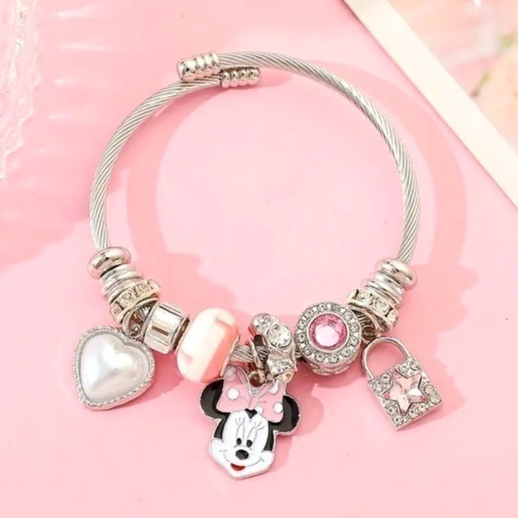 Women’s/Girls Disney Inspired Minnie Mouse Fashion Charm Bracelet - NWT - Picture 1 of 5